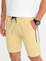 Men's sweat shorts with piping - yellow V1 W359