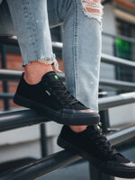 Men's short sneakers monocolor - black V1 OM-FOSL-0116